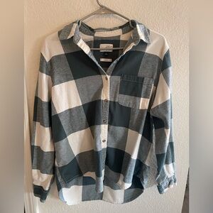 Universal Threads Target Plaid Flannel Forest Green Size M Relaxed Fit